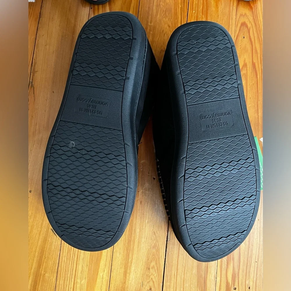 Vonmay Men’s Fuzzy Black Indoor Outdoor  Slippers